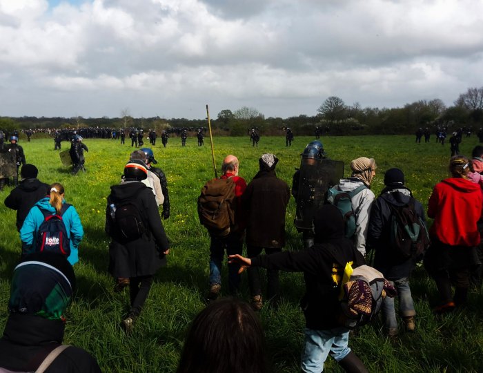 à Notre Dame Des Landes Un Défenseur De La Zad Mutilé Par